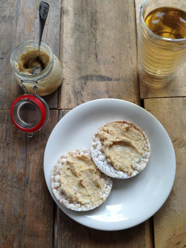 rijstwafels met hummus2