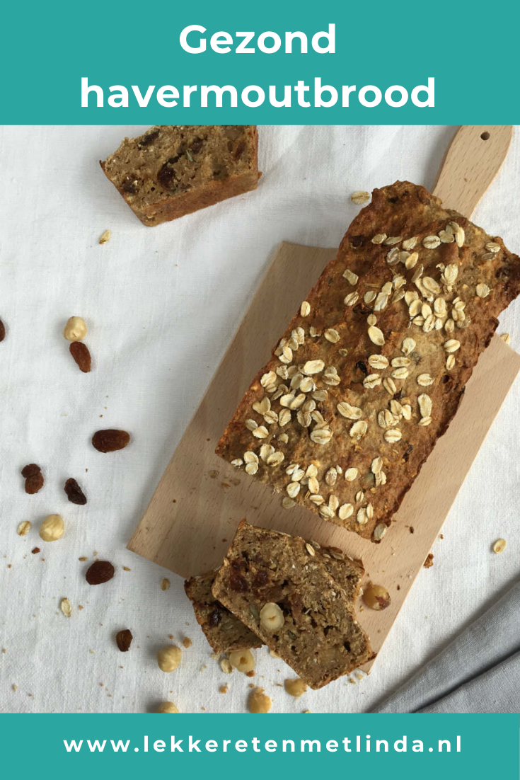 Gezond havermoutbrood recept met bananen, hazelnoten en rozijnen. Het brood kan niet mislukken, want je stort alle ingrediënten in een bakblik. 