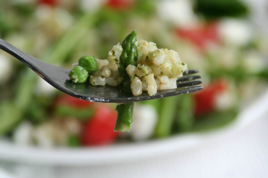 Rond rijst met pesto