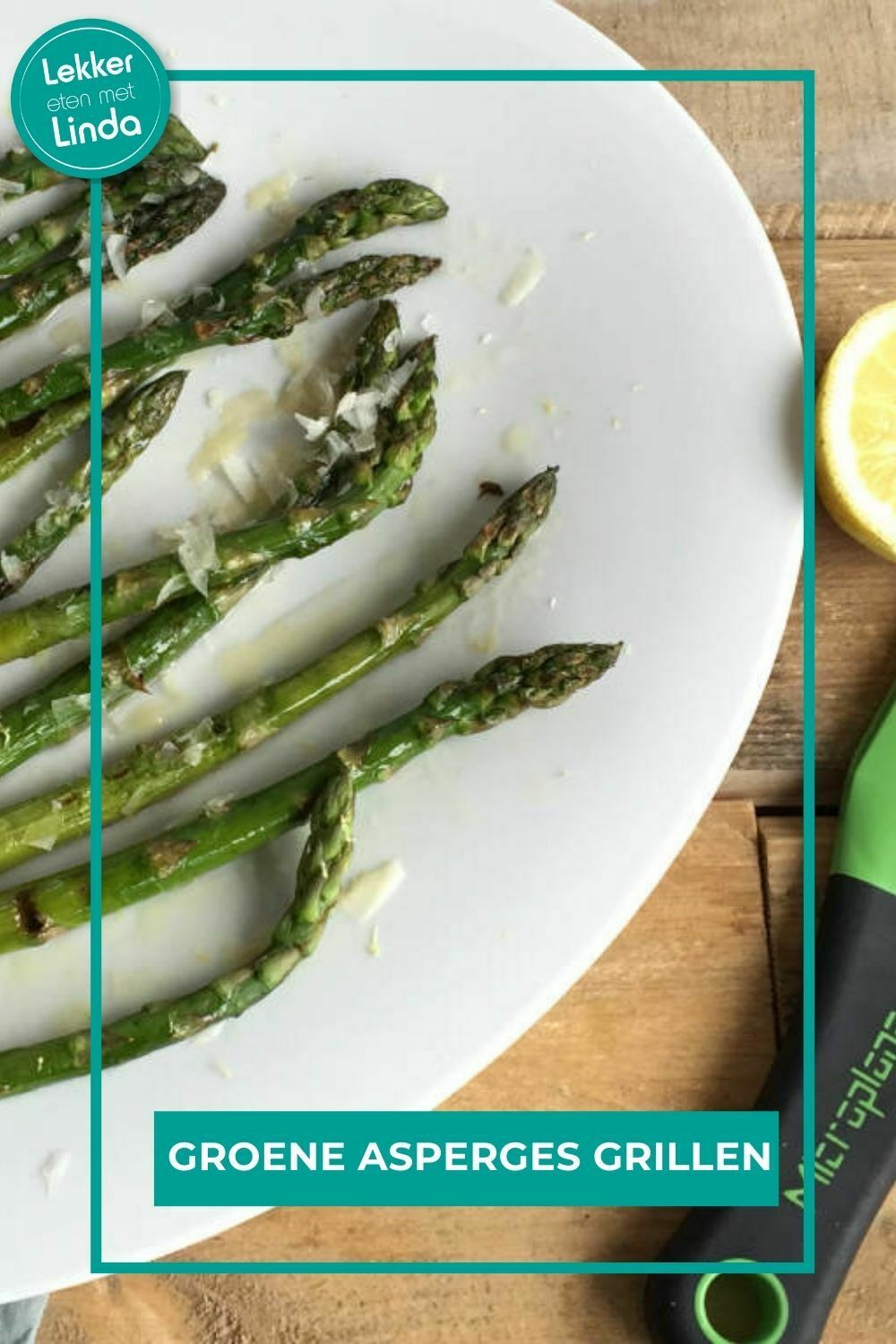 Groene asperges grillen 