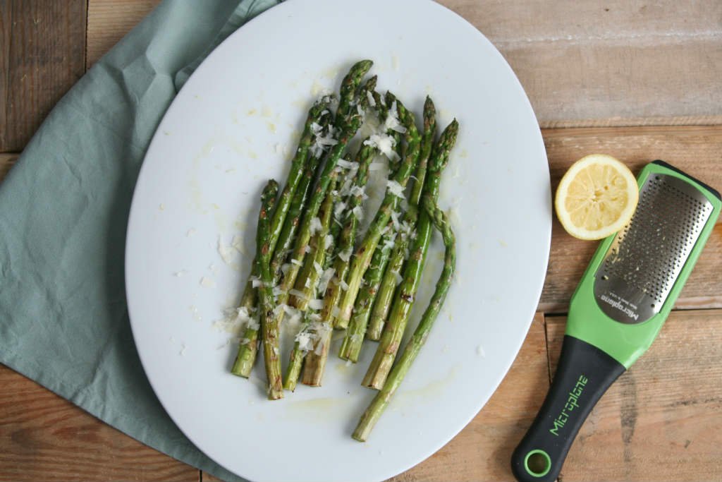 gegrilde groene asperges