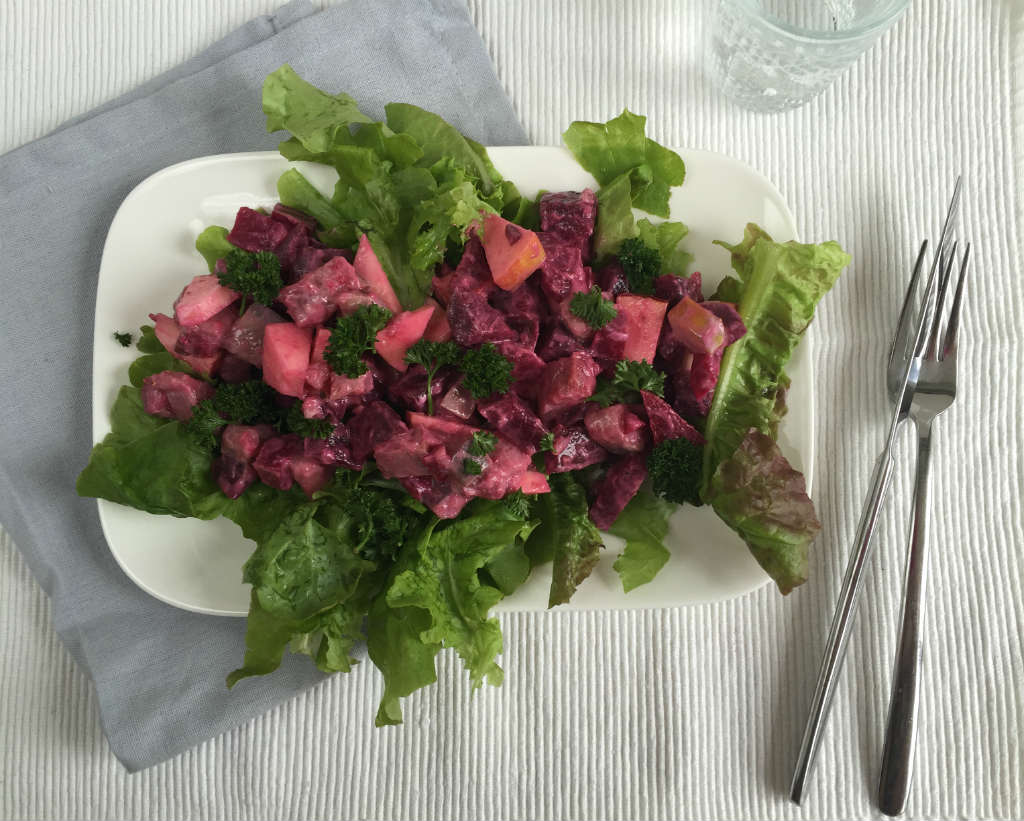 bietensalade met haring en appel