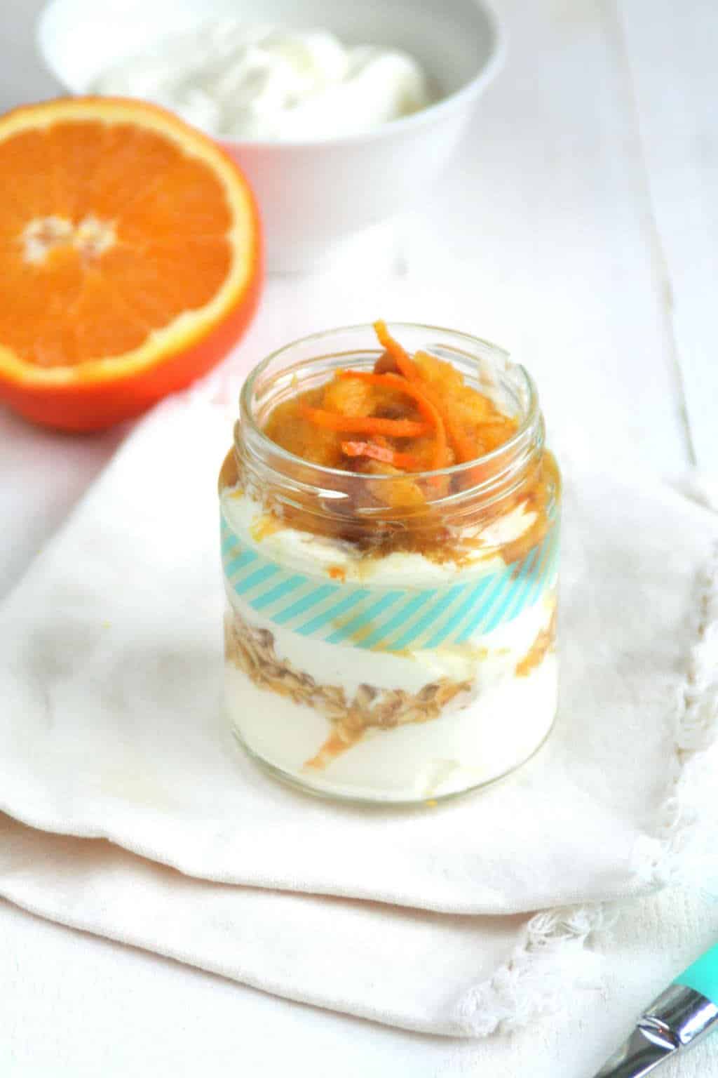yoghurt met sinaasappelcompote