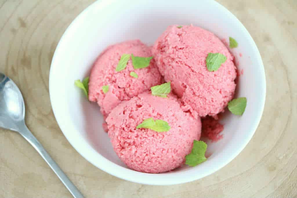 aardbeien ijs met kokosroom