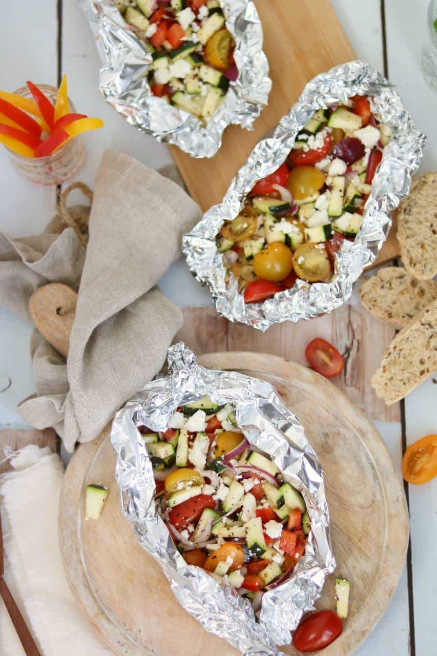 Pakketjes met groente en feta van de bbq