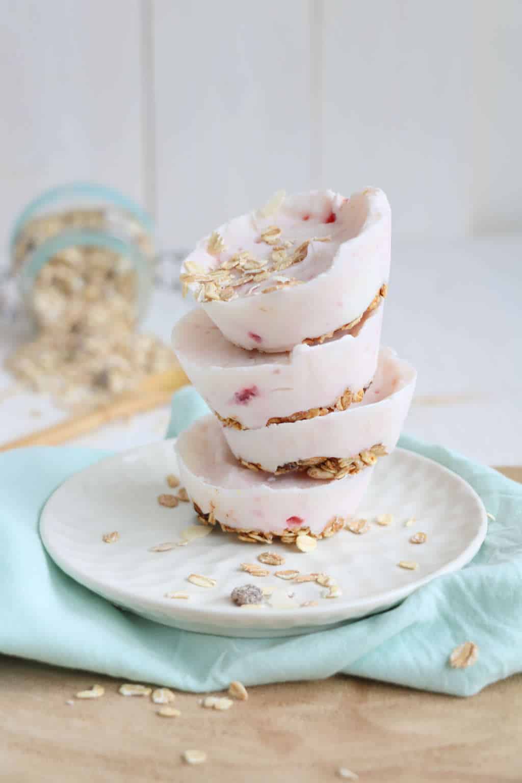 frozen yoghurt met muesli 