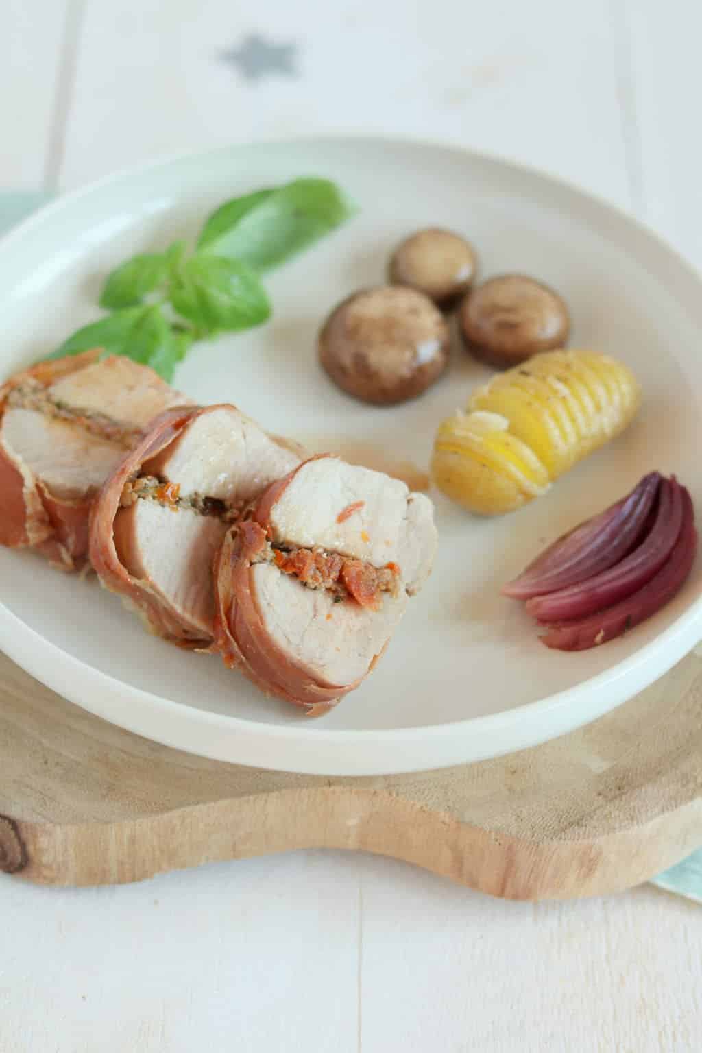 Gevulde varkenshaas met rauwe ham