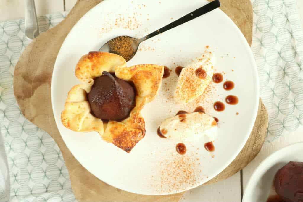 Stoofperen in bladerdeeg met mascarpone