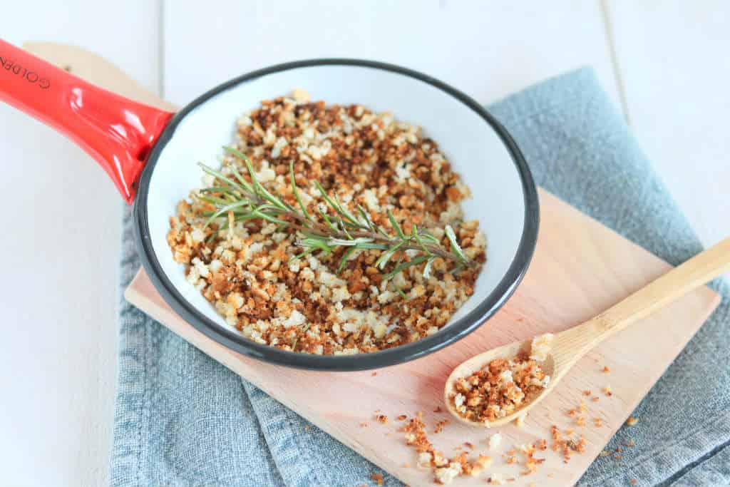 Armeluis Parmezaan (gebakken broodkruim) 