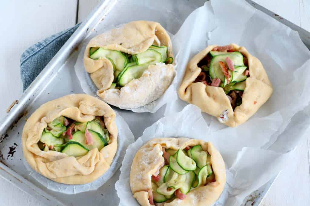 Galette met courgette en spekjes