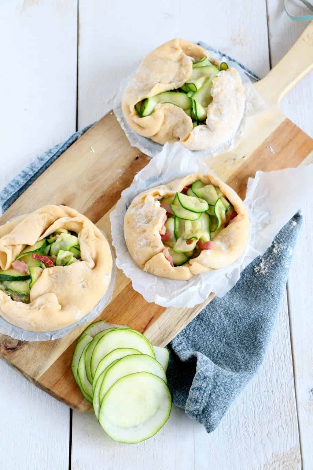 Galette met courgette en spekjes