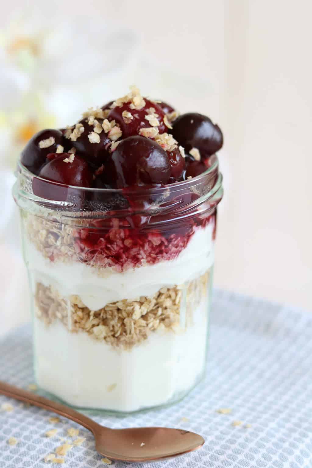 kwark met kokos granola