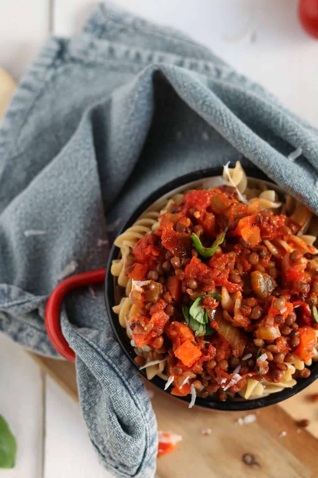 Linzen bolognese pasta, een heerlijke vegetarische pasta saus