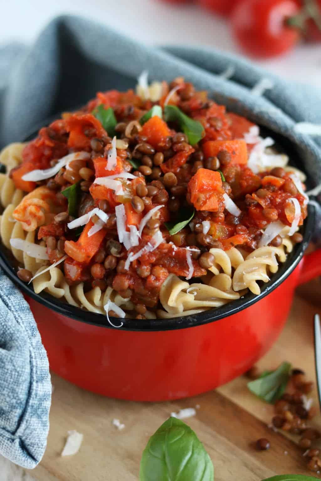 Linzen bolognese pasta, een heerlijke vegetarische pasta saus