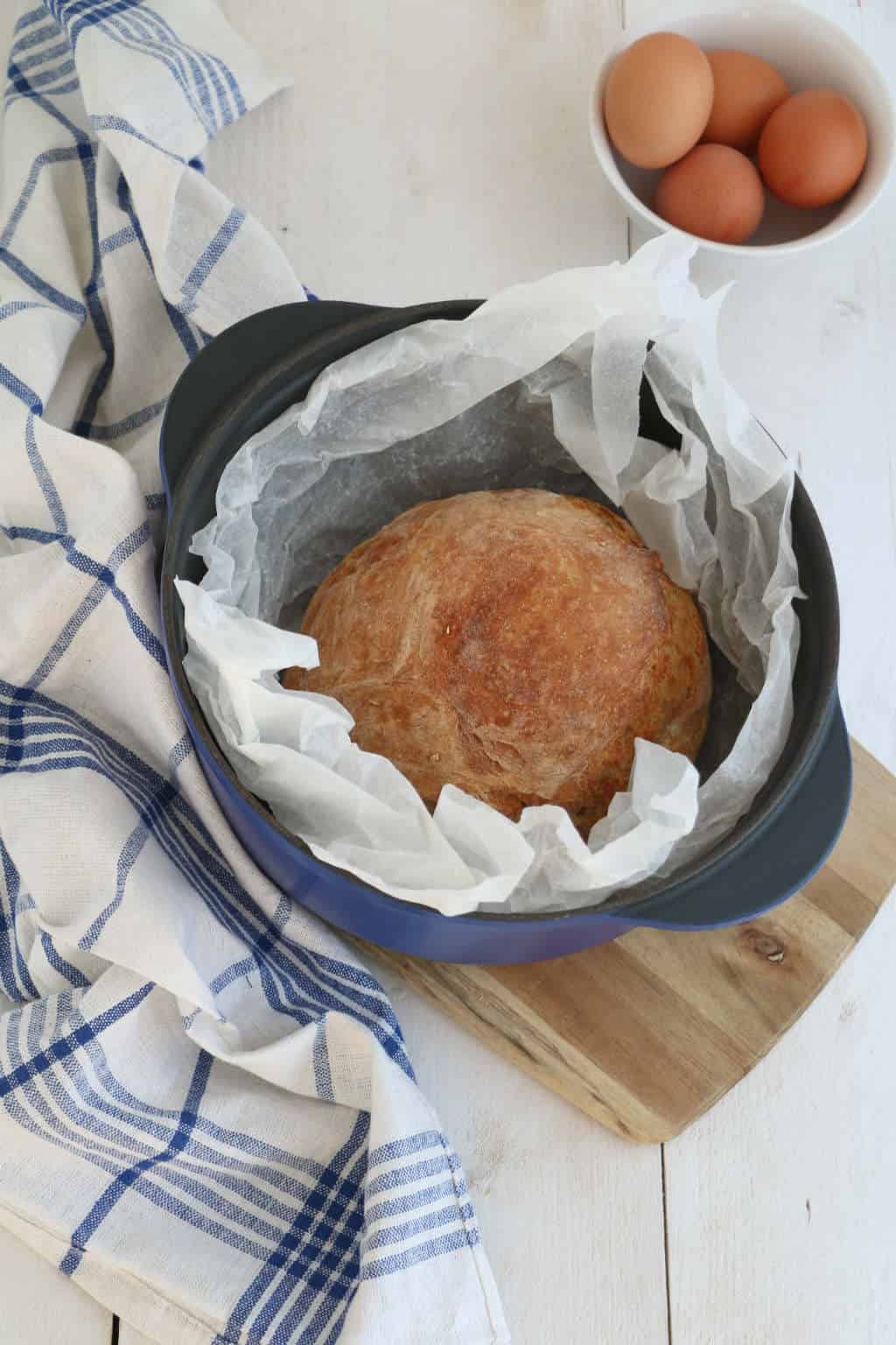 Een no knead bread recept is een zelfgemaakt brood zonder te kneden. Hiervoor heb je slechts 4 ingrediënten nodig. Dit brood kan niet mislukken. 