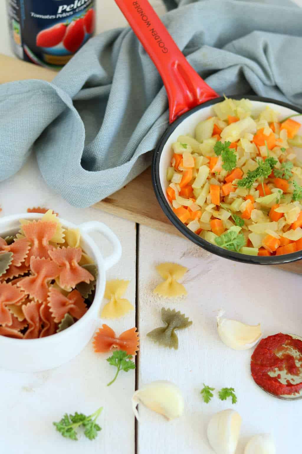 soffritto de basis voor pasta saus