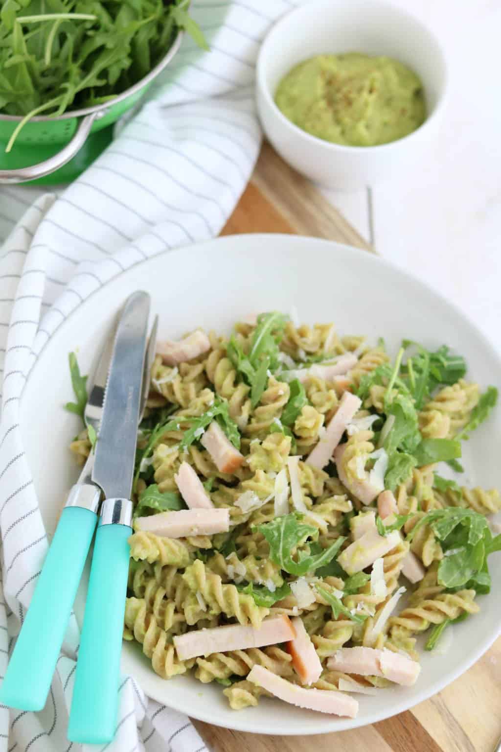 pasta met romige avocadosaus 