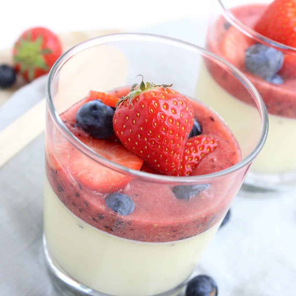 Panna cotta met rood fruit 