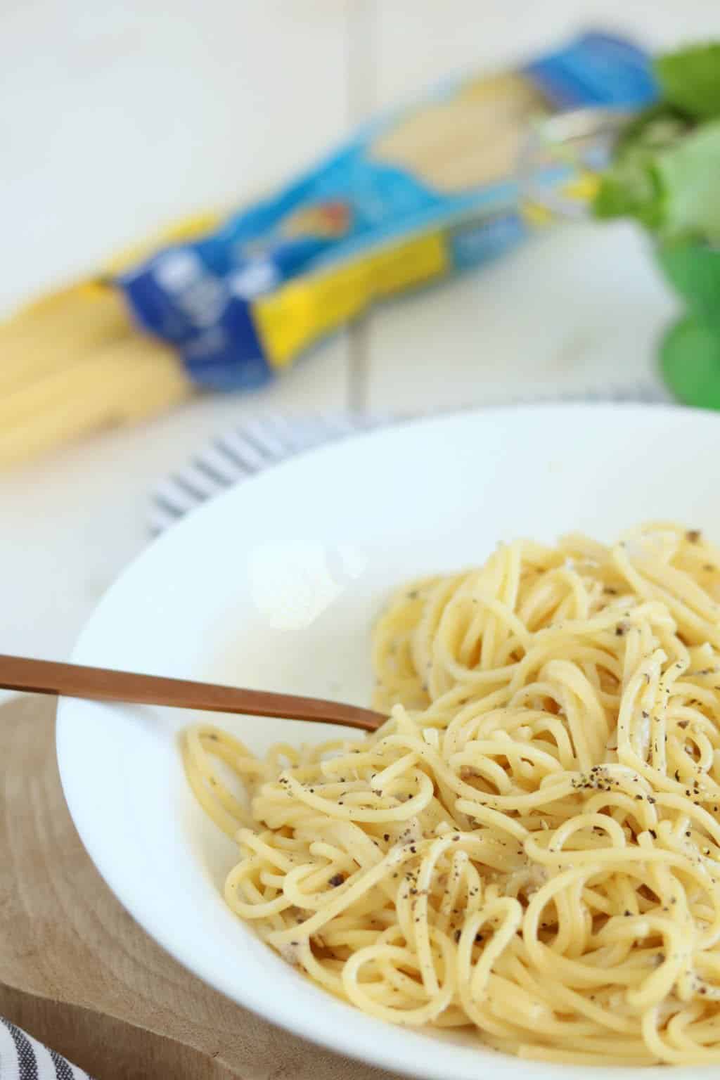 spaghetti cacio e pepe 