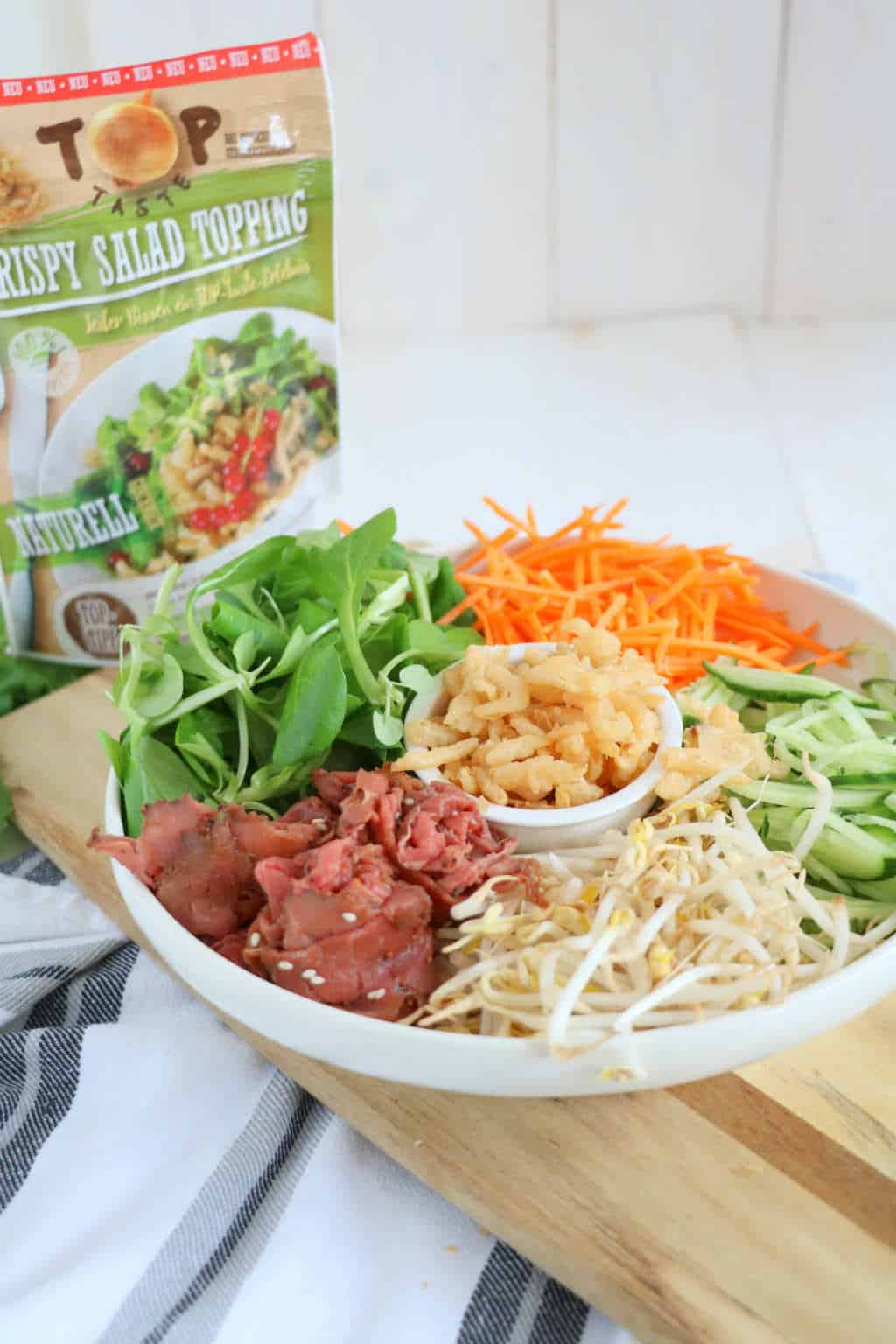 Wortel taugé salade met rosbief