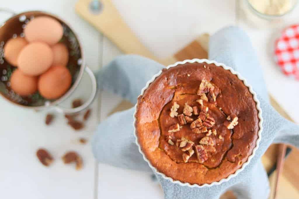 Ontbijttaart met pompoen, havermout en pecannoten