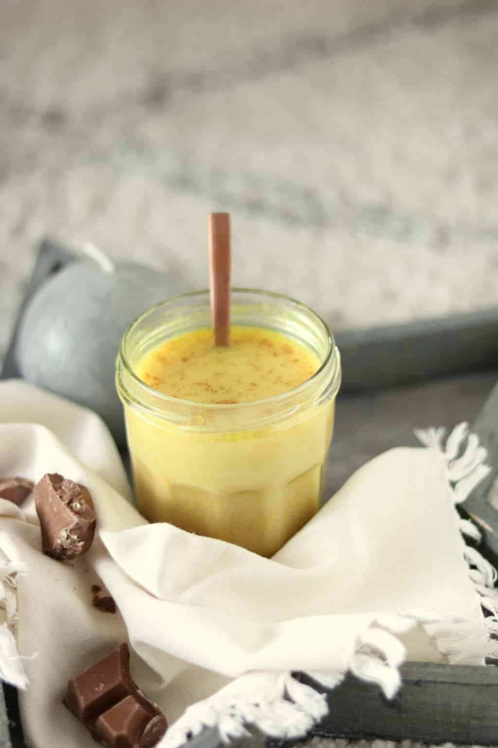 Golden almond latte 