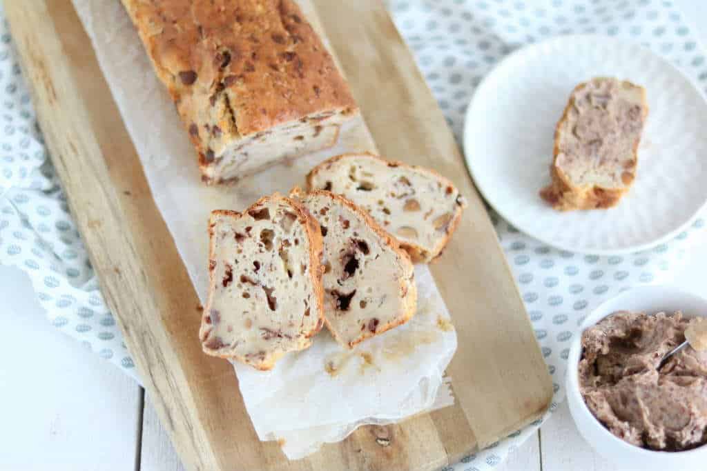 Kwarkbrood met chocolade en noten