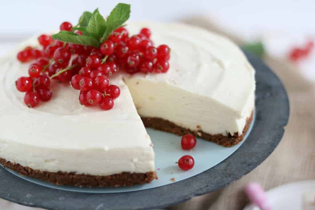 Witte chocolade cheesecake, een spetterend dessert voor elk diner. Geheel van te voren te bereiden. #cheesecake