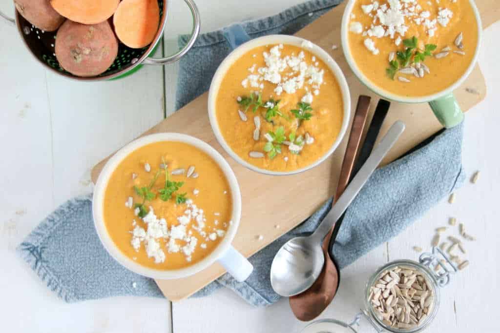 Zoete aardappelsoep met feta