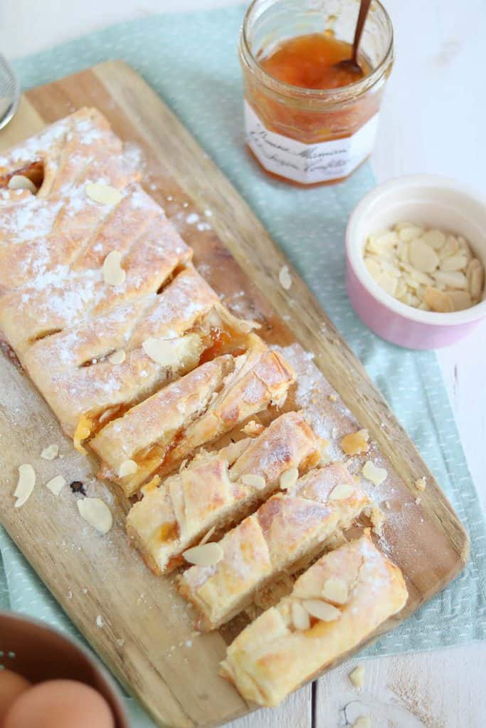 Bladerdeeg brood met abrikozenjam