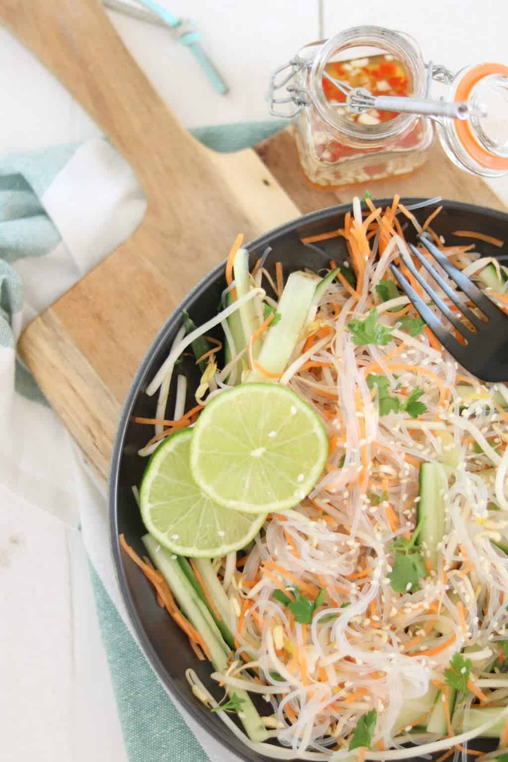 Vietnamese noedelsalade 