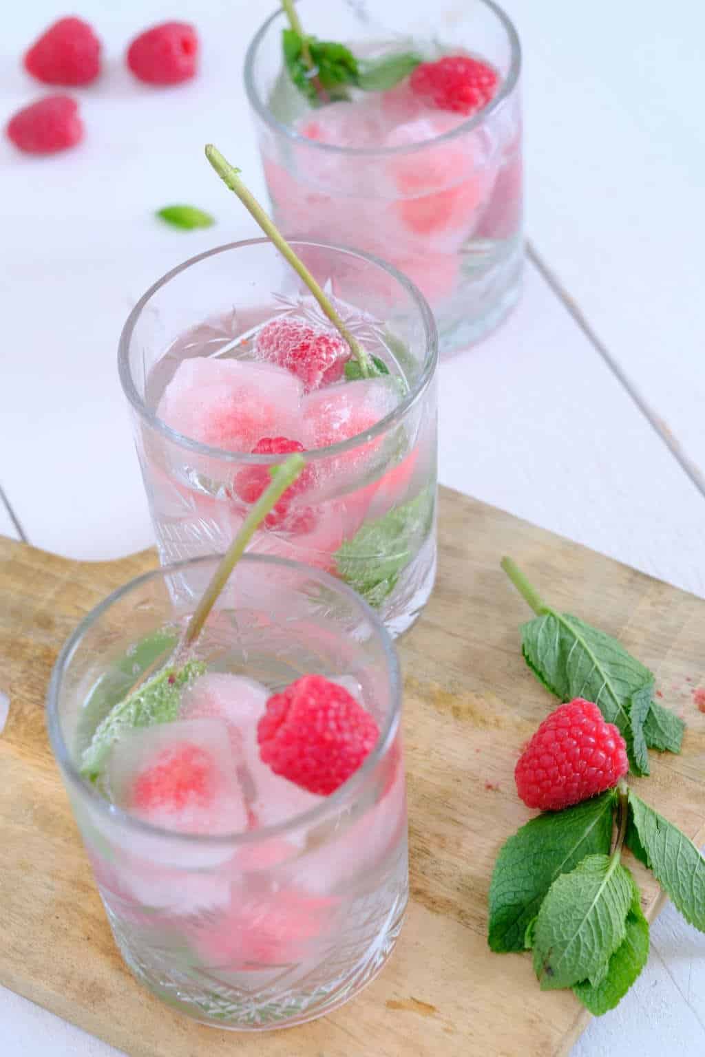 Prosecco met framboos en munt 