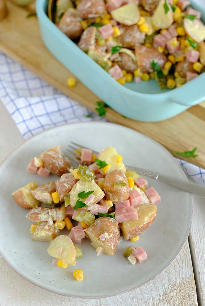 aardappelsalade met mais en ham