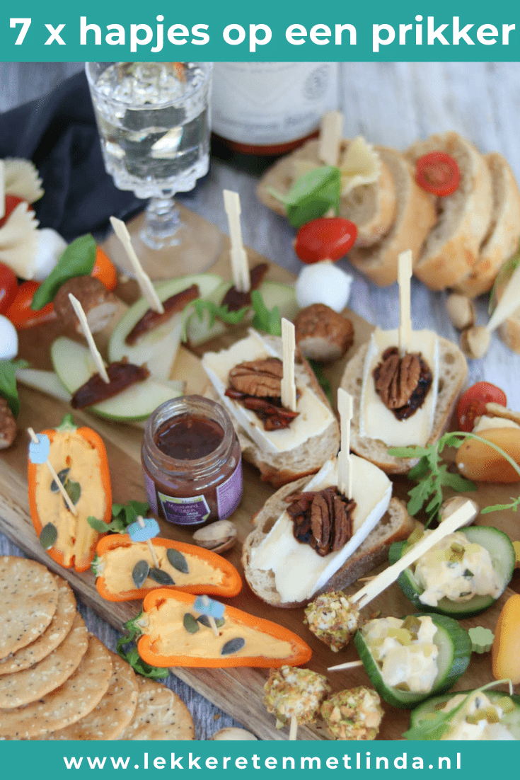 7 x hapjes op een prikker. Deze makkelijke hapjes voor een feestje, verjaardag of kerstdiner zet je in een handomdraai op tafel.