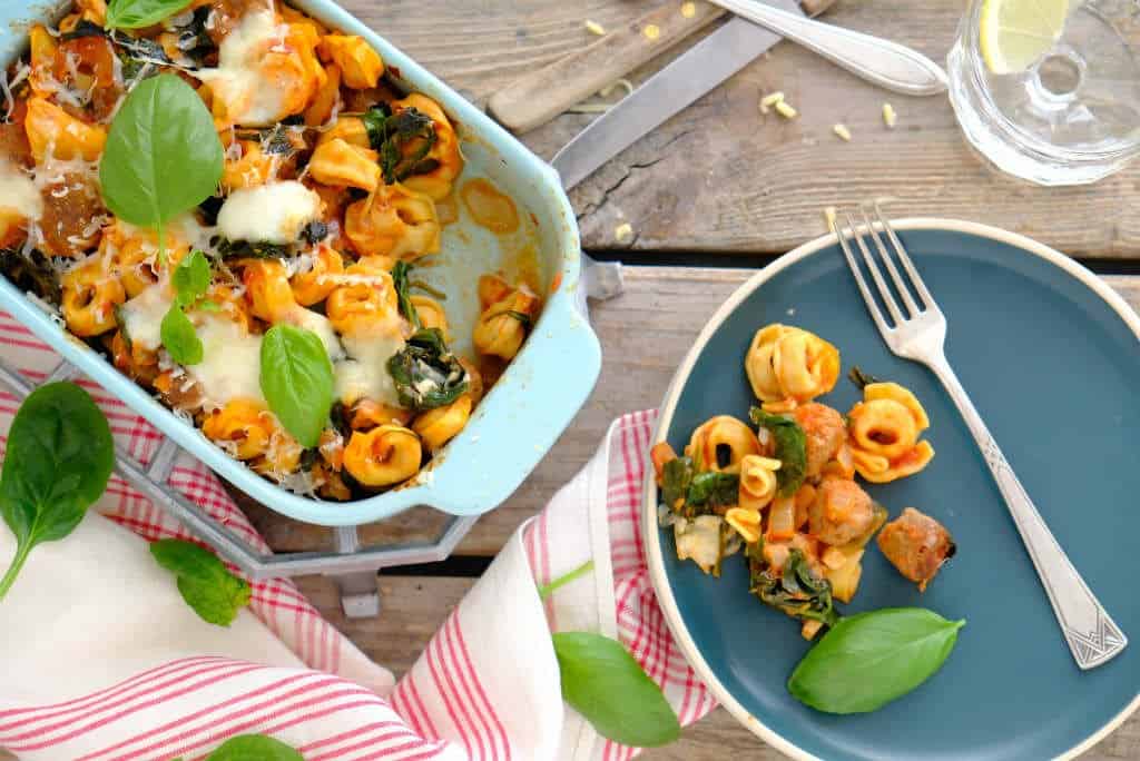Tortellini uit de oven. Dit is een makkelijke ovenschotel met pasta.