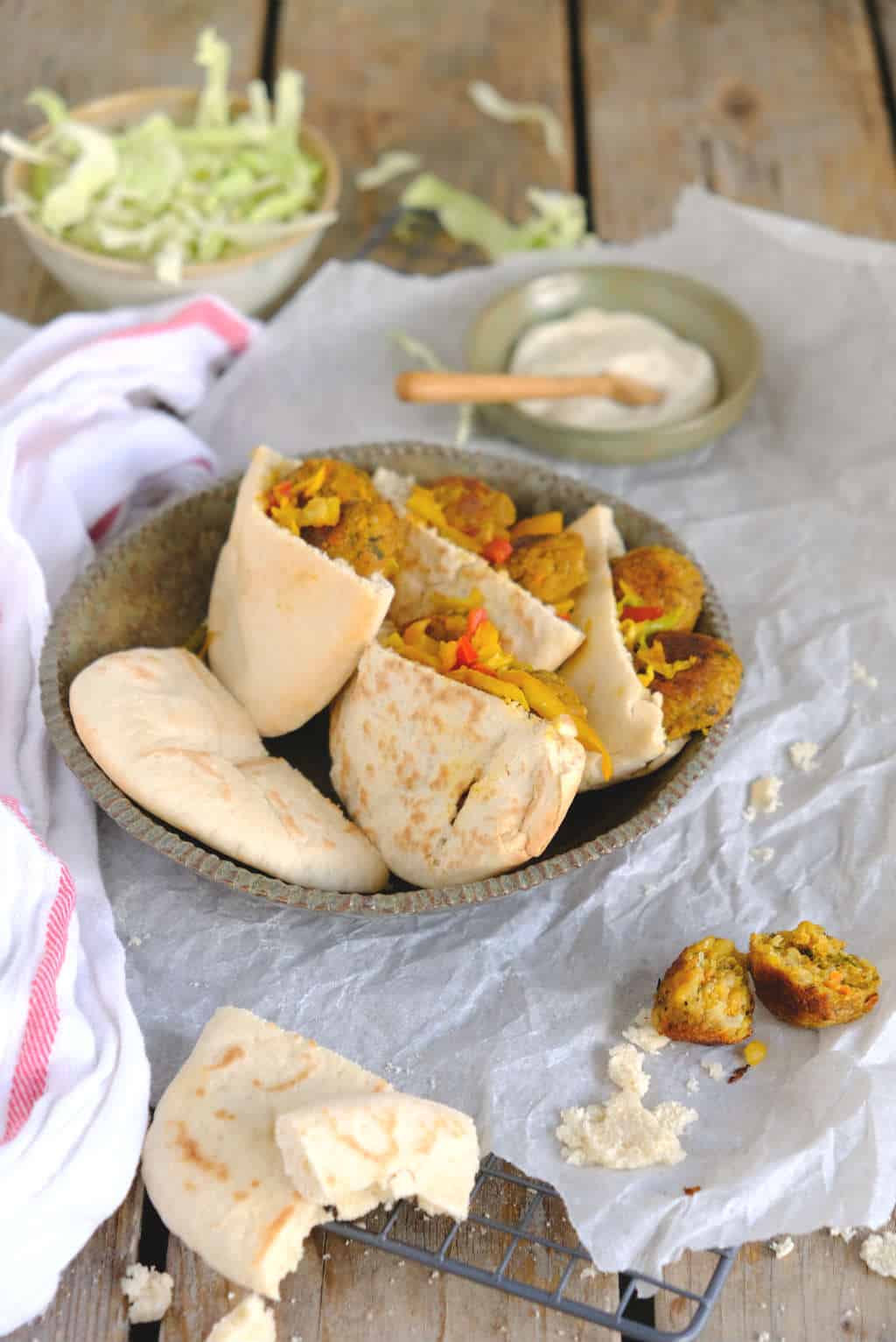 Pita met falafel en spitskool 2a