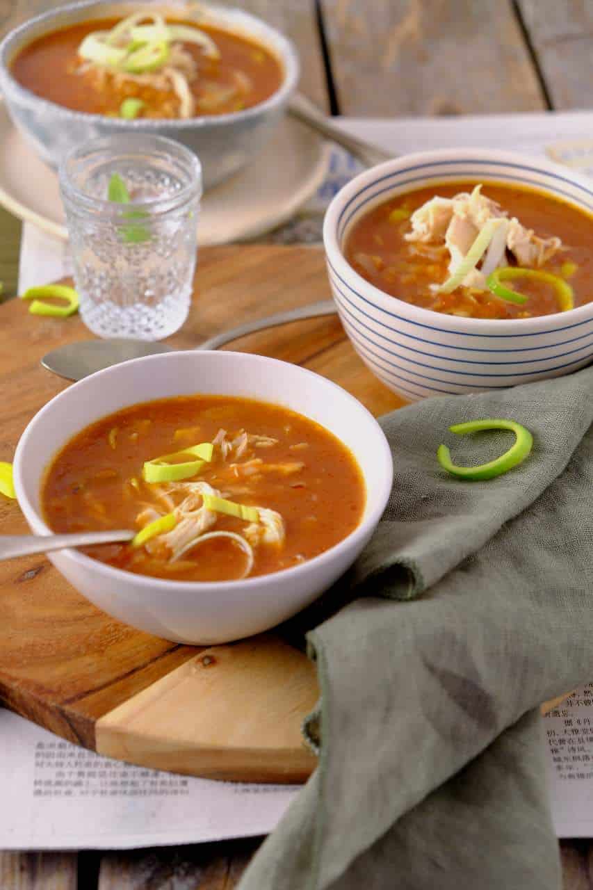Wie lust er nu geen chinese tomatensoep met kip? Al jaren ben ik op zoek naar het recept van mijn oma. Of het gelukt is, lees je hier.