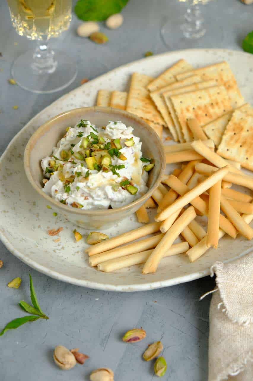 Geitenkaas dip met pistache