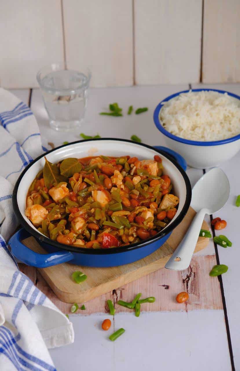 Surinaamse bruine bonen met kip en rijst