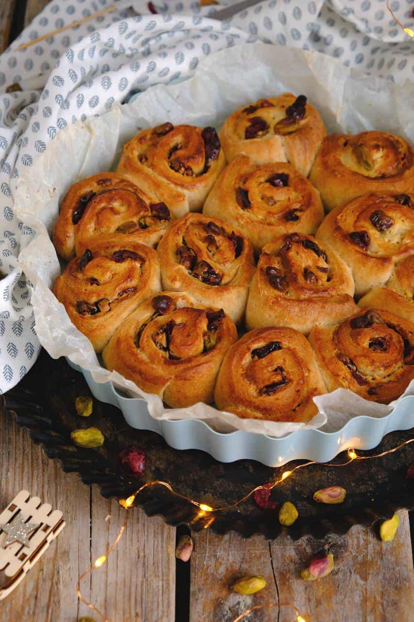 Roomkaas broodjes met pistache en cranberries