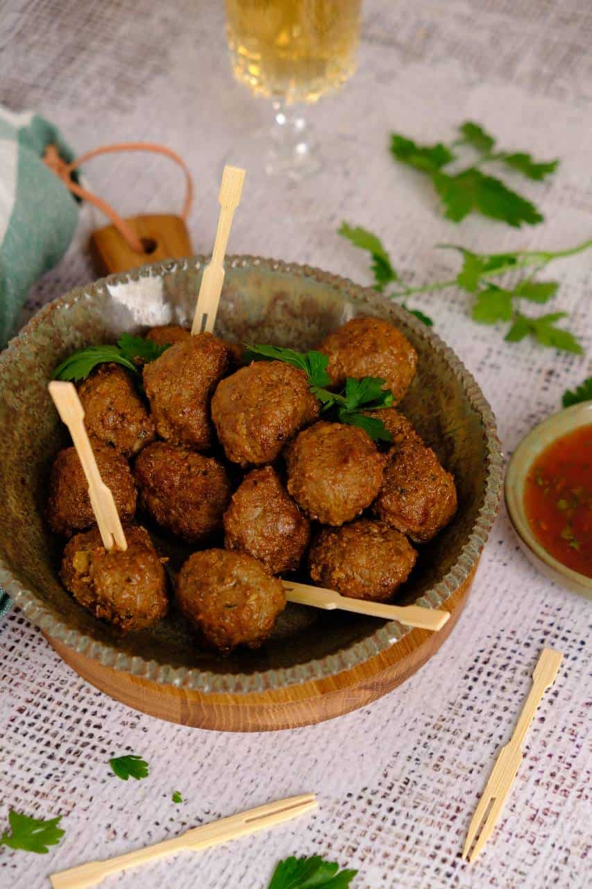Thaise gehaktballetjes zijn weer eens iets anders dan het standaard gehaktballetje in tomatensaus.
