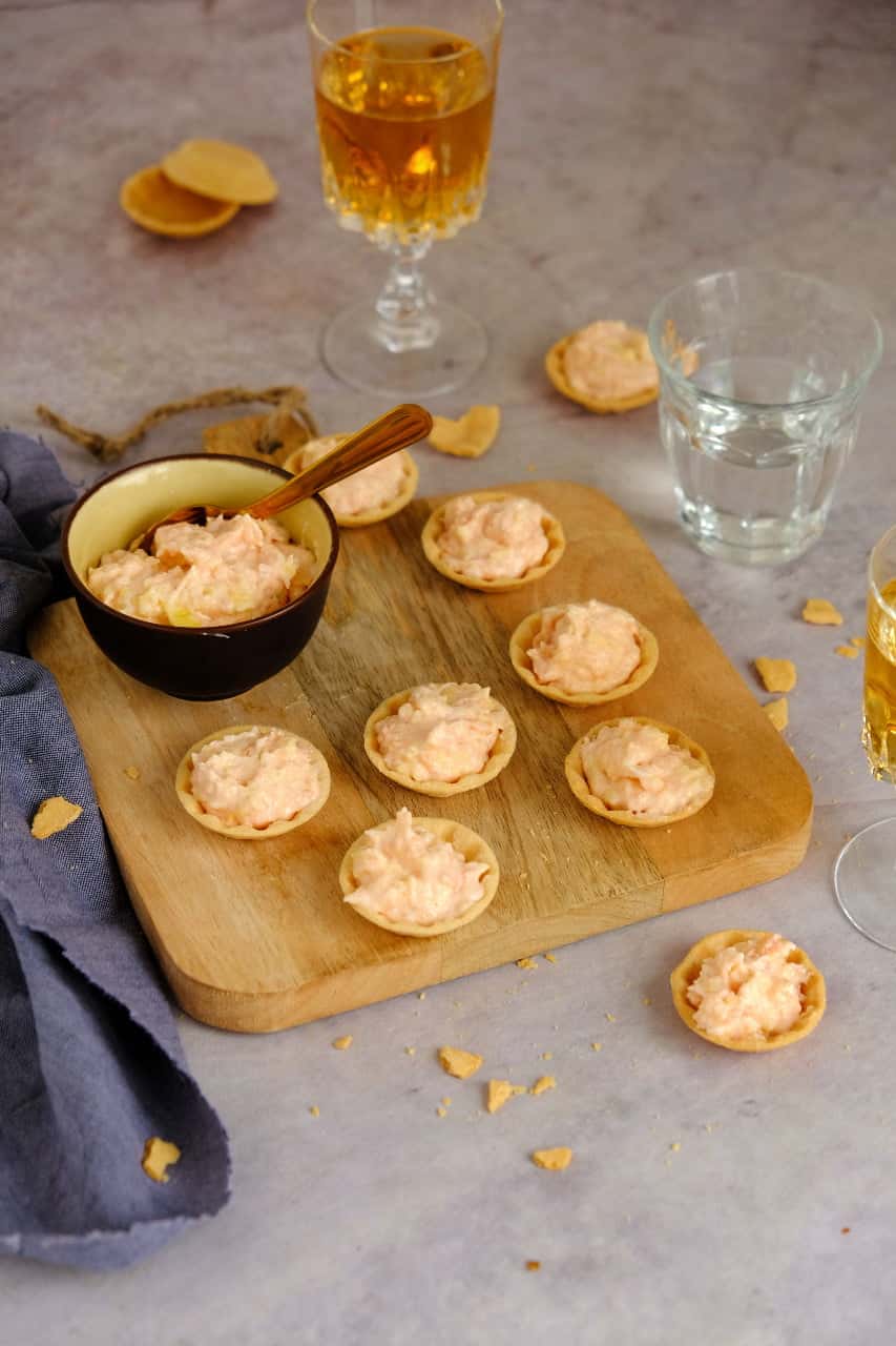 Een zalm mango dip is een makkelijk koud hapje voor op een verjaardag, borrel of Oud & Nieuw