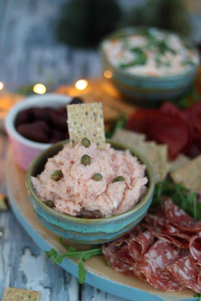 Feestelijke borrelplan met 3 dips die elk binnen 5 minuten op tafel staan