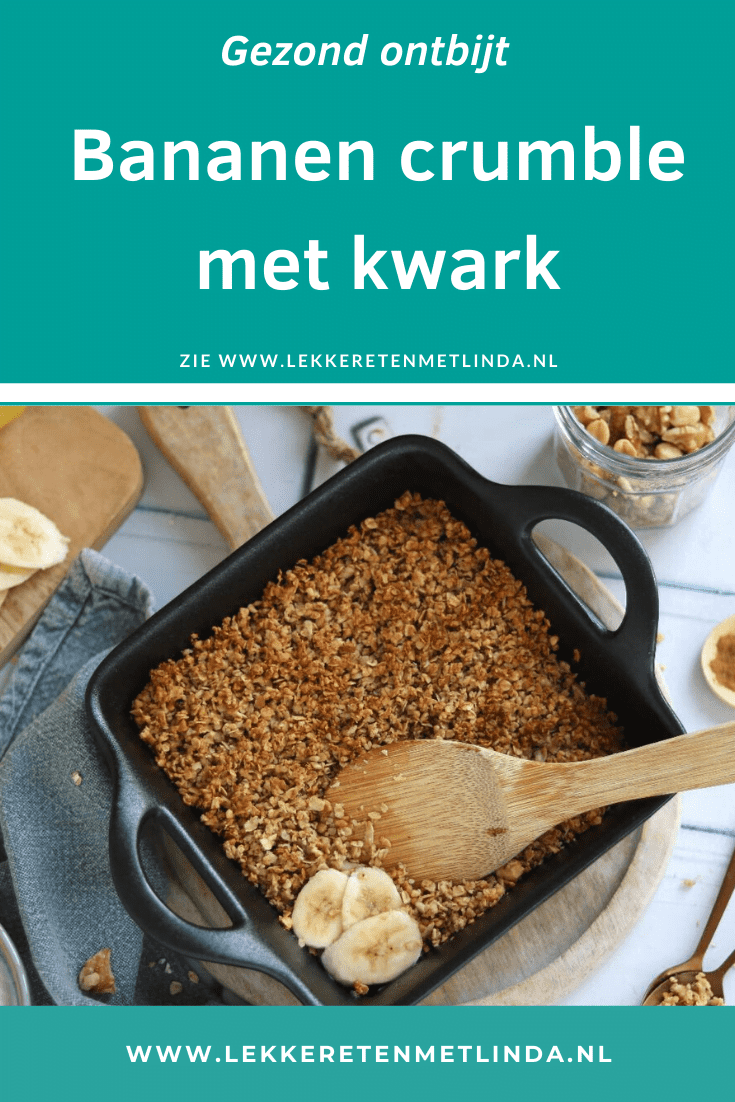 Een gezonde ontbijt crumble met bananen. Binnen 5 minuten voorbereid. Lekker met havermout dus voedzaam.