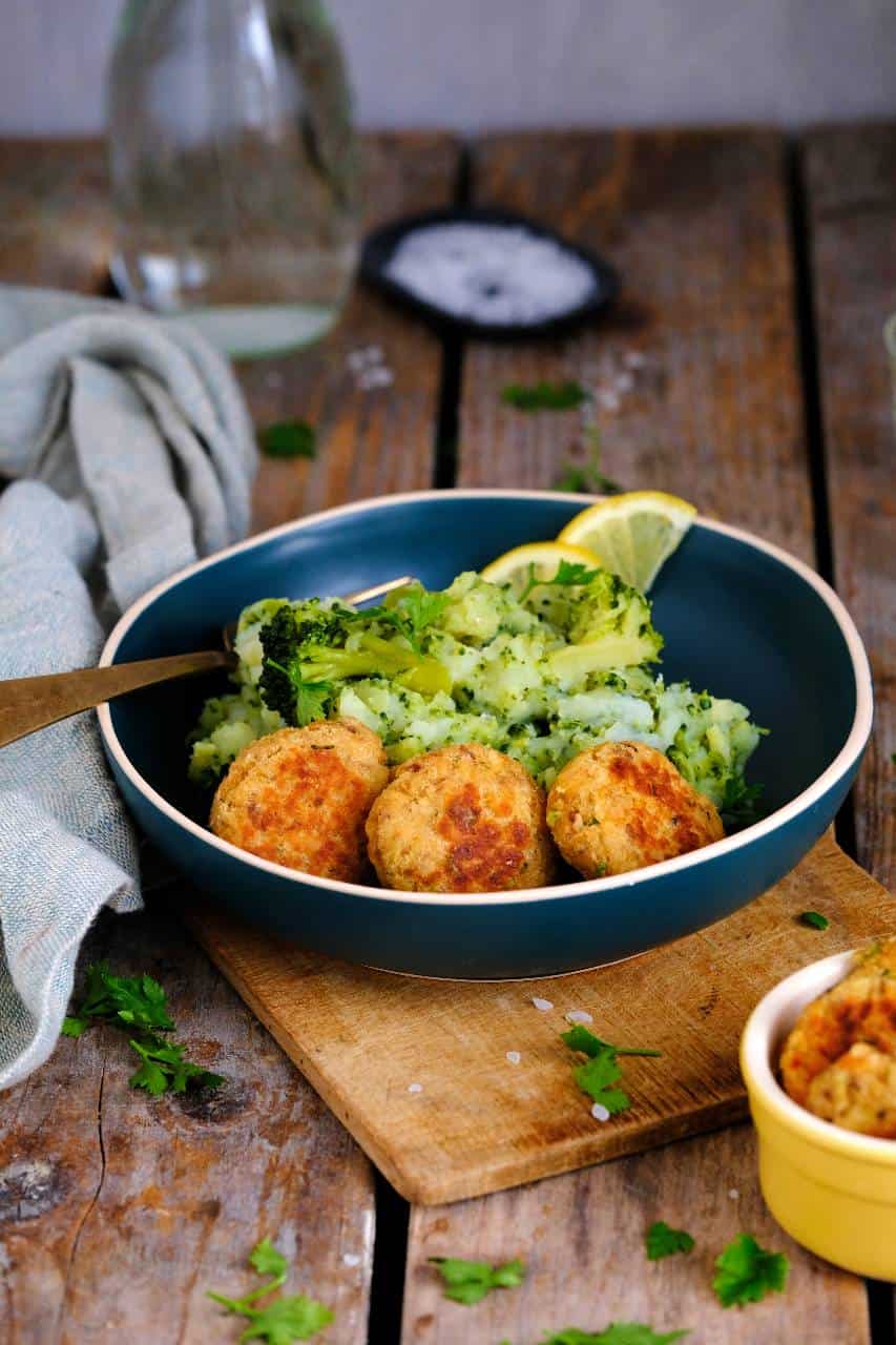 Broccoli stamppot met zalm burgers