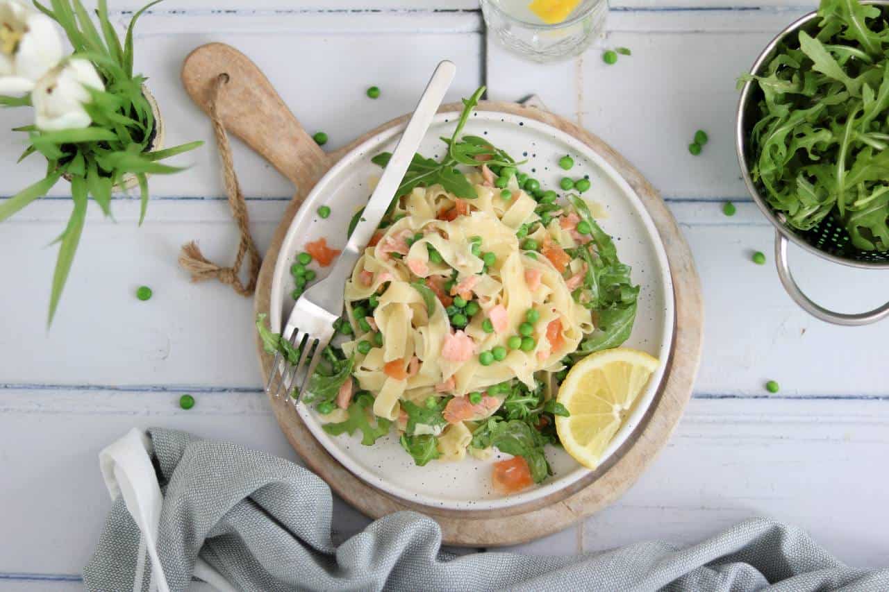 Pasta met zalm en doperwten