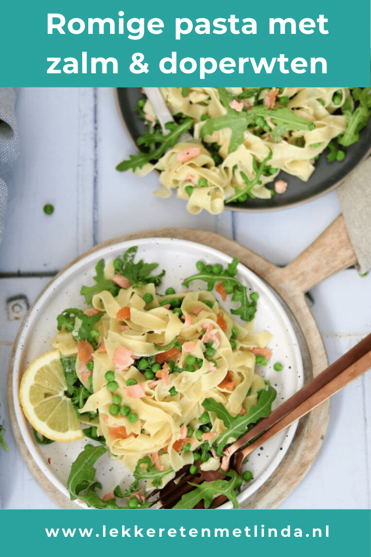 Romige pasta recept met zalm en doperwten. Een heerlijke pasta recept die bij het hele gezin in de smaak valt. Klik snel op de foto voor het recept. #zalm