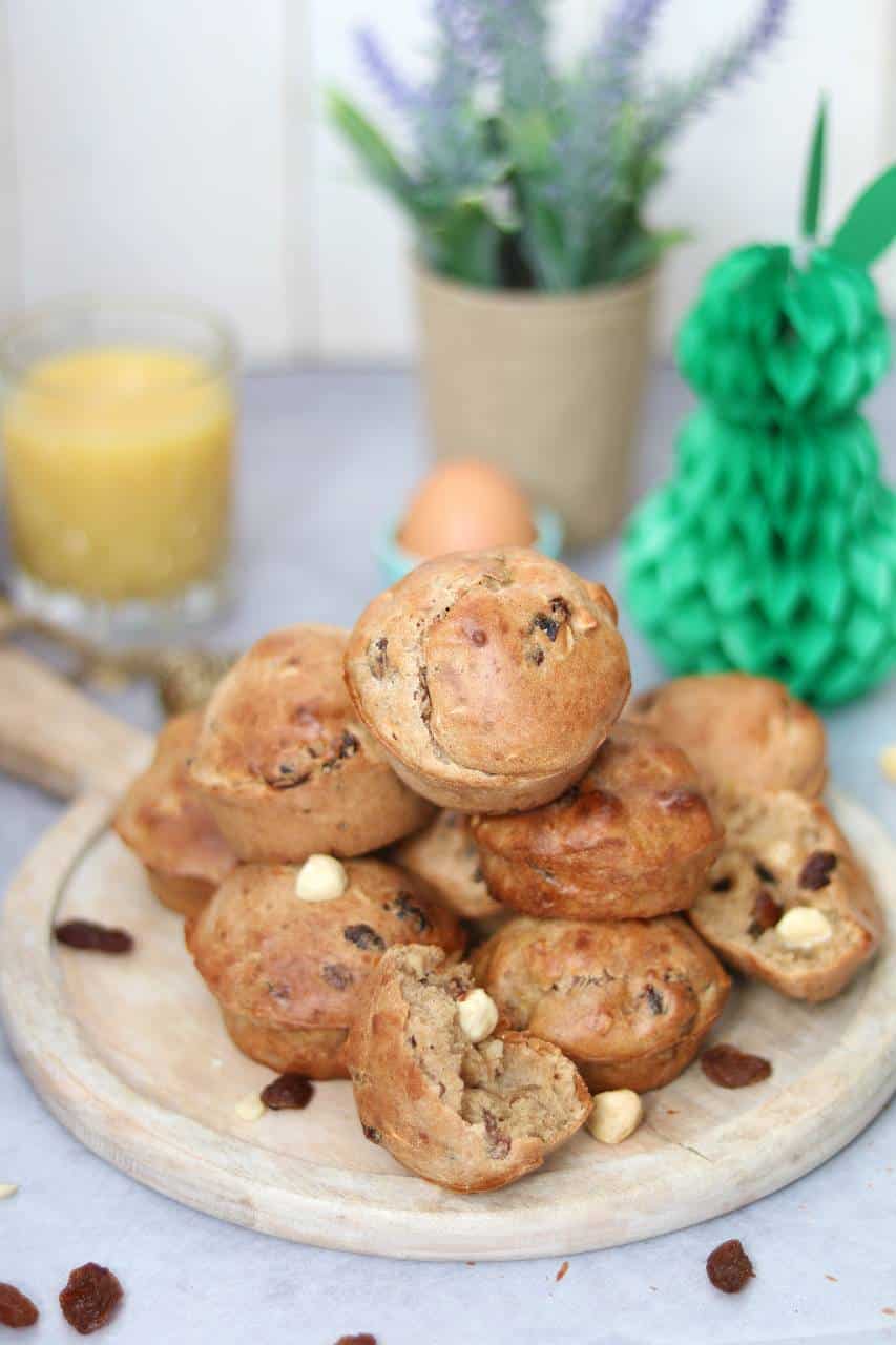 Verse zelfgebakken broodjes zijn makkelijk om te maken. Leuk om met kinderen te doen en ideaal voor Pasen, een brunch of gewoon voor de zondag. #kwarkbolletjes