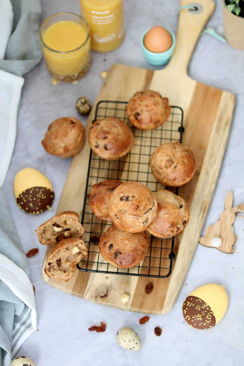 Zoete kwarkbroodjes met noten is een heerlijk recept voor het Paasontbijt of Paasbrunch. Het is een zoet en toch gezond recept. Leuk om met kinderen te maken. #kwarkbolletjes