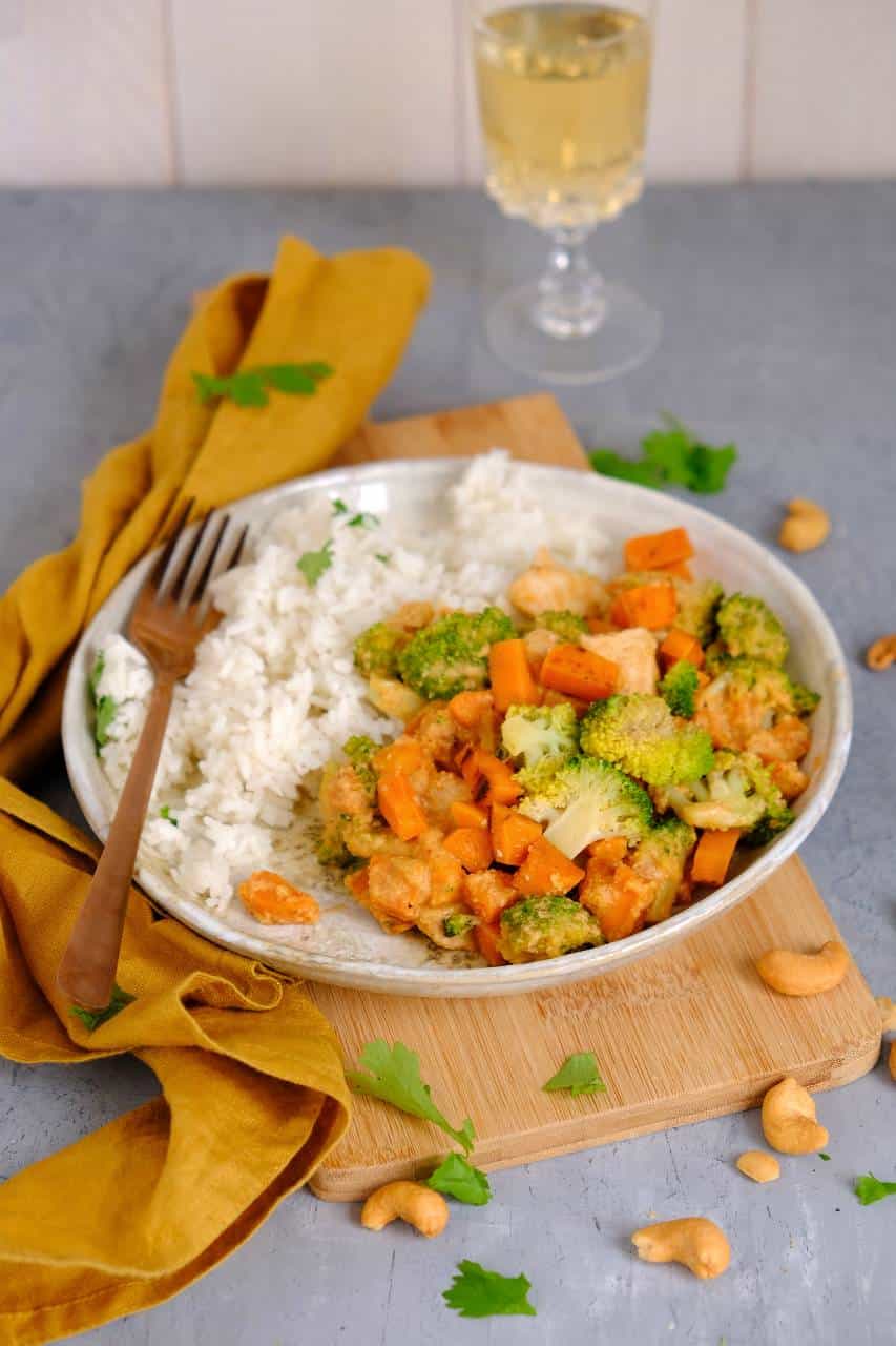 Zoete aardappel met kip en cashewnotensaus